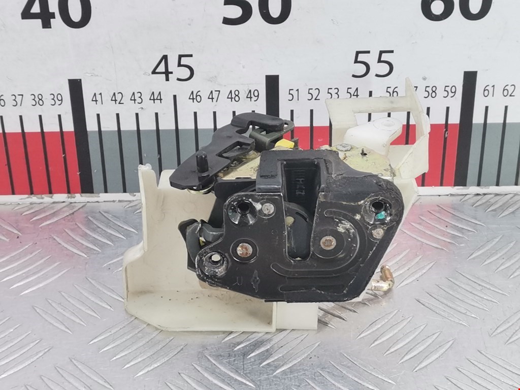 Замок двери задней правой KIA Magentis 2000-2006