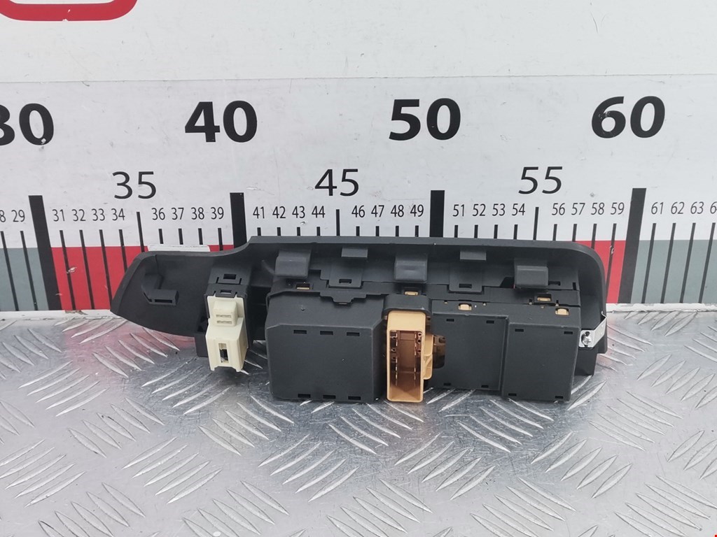 Блок управления стеклоподъемниками CHEVROLET Captiva 2006-2010