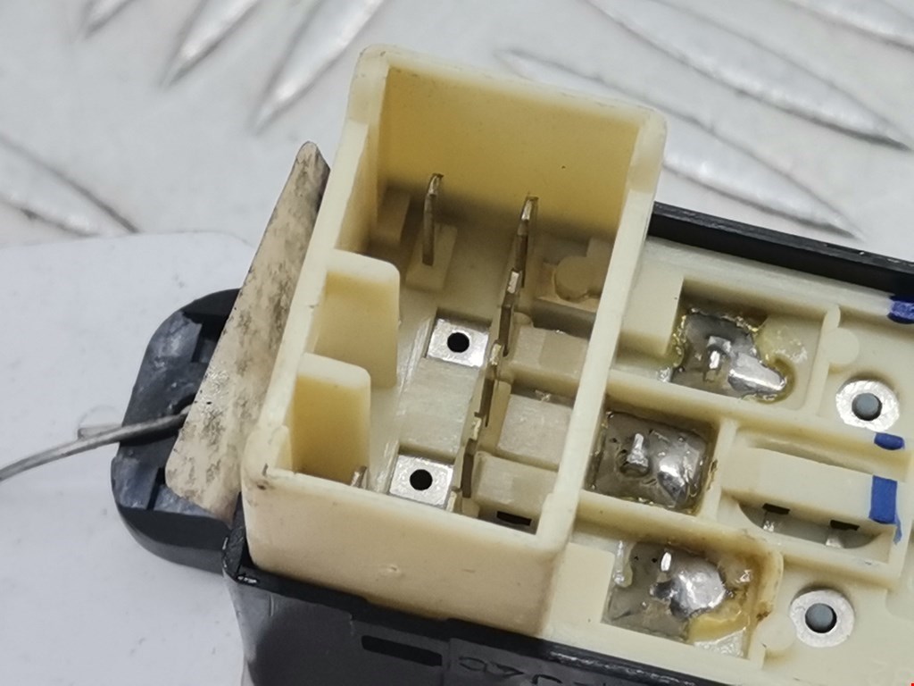 Кнопка стеклоподъемника KIA Magentis 2000-2006