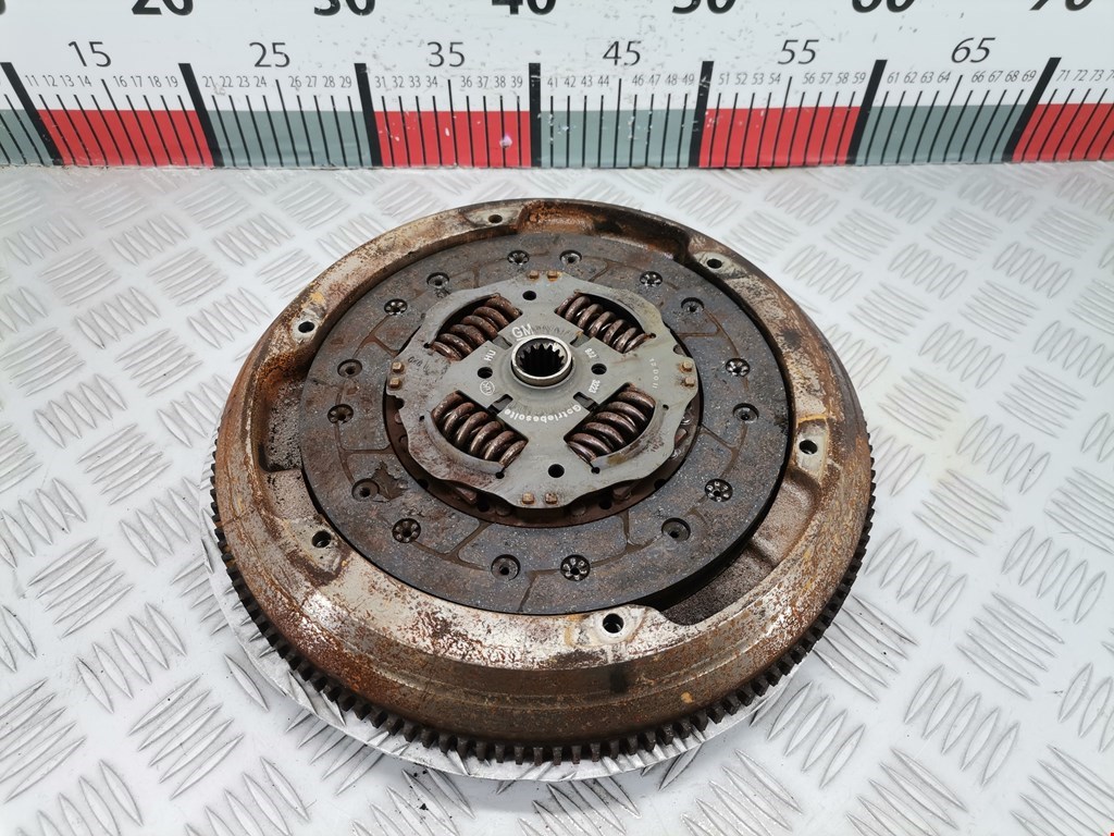 Маховик (демпфер сцепления) OPEL Astra H/Family 2004-2015