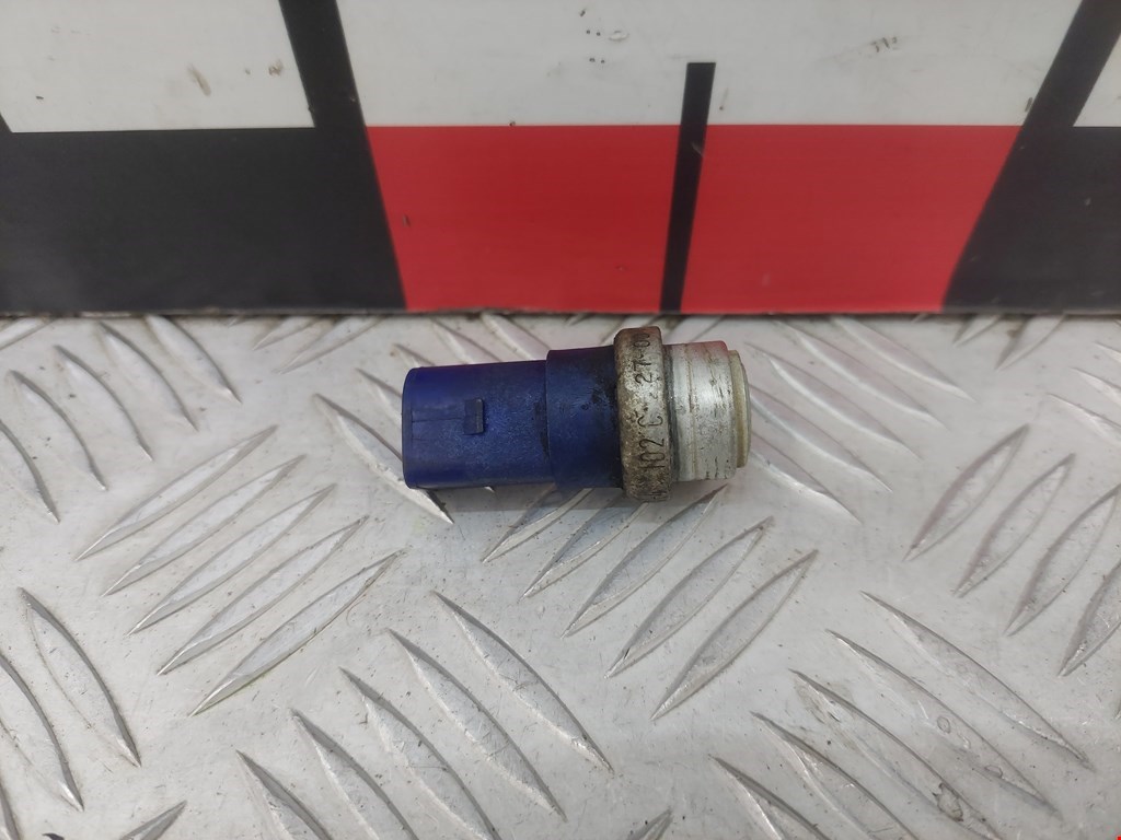 Датчик температуры (охлаждающей жидкости) AUDI A4 B5 1995-2001