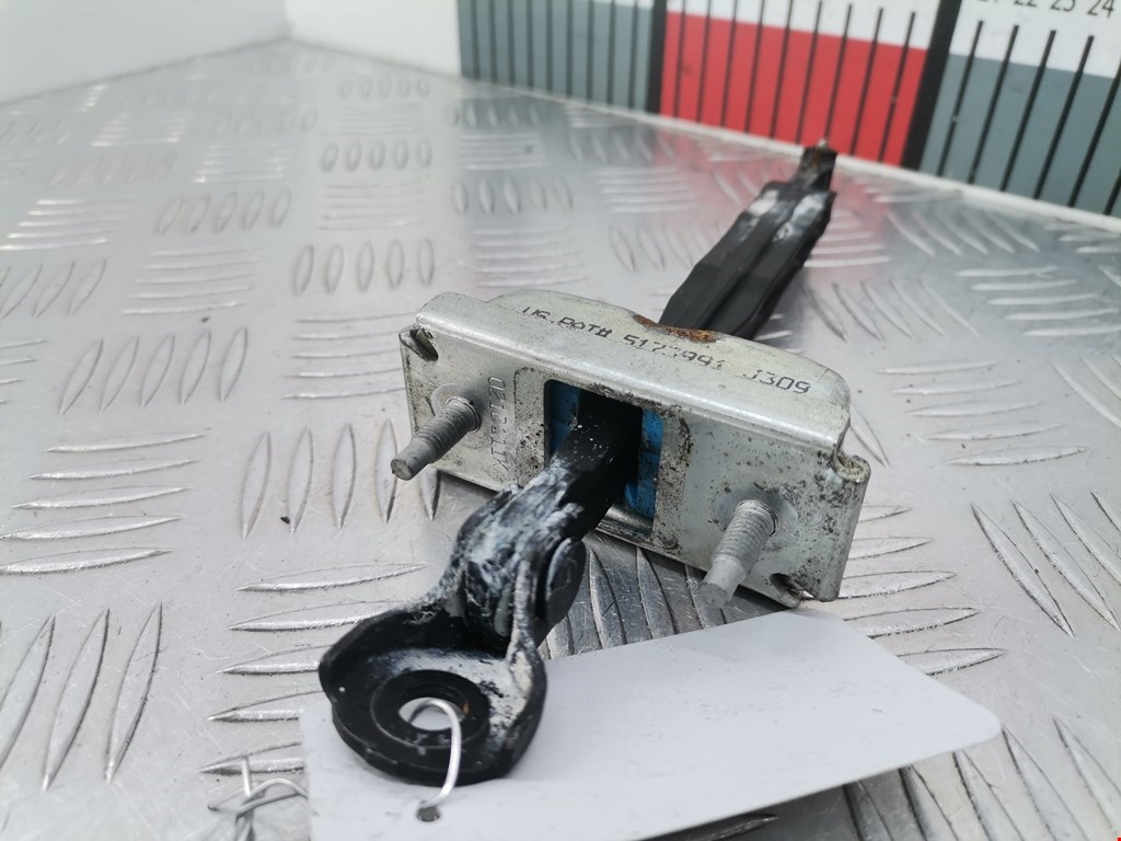 Ограничитель открывания двери CHEVROLET Orlando 2011-2015