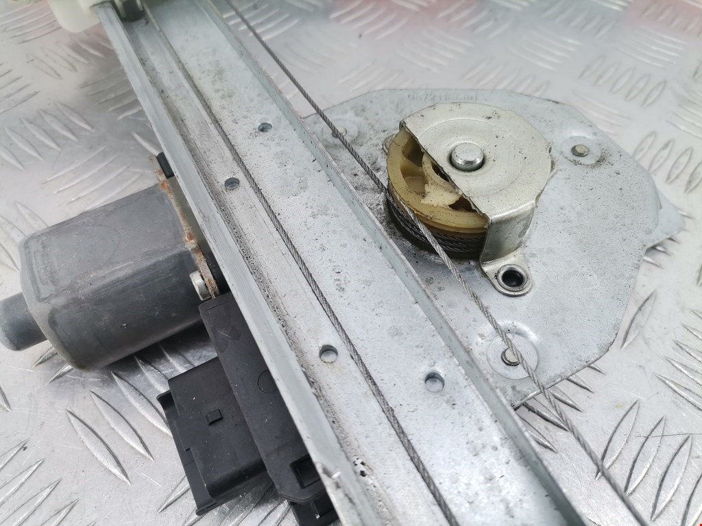 Стеклоподъемник задний правый CITROEN C4 I 2004-2014