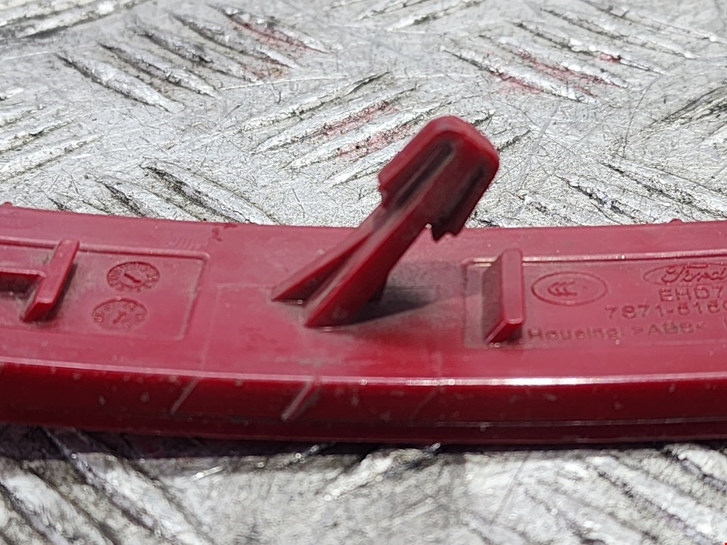 Отражатель в бампер задний левый FORD Mondeo IV 2007-2015