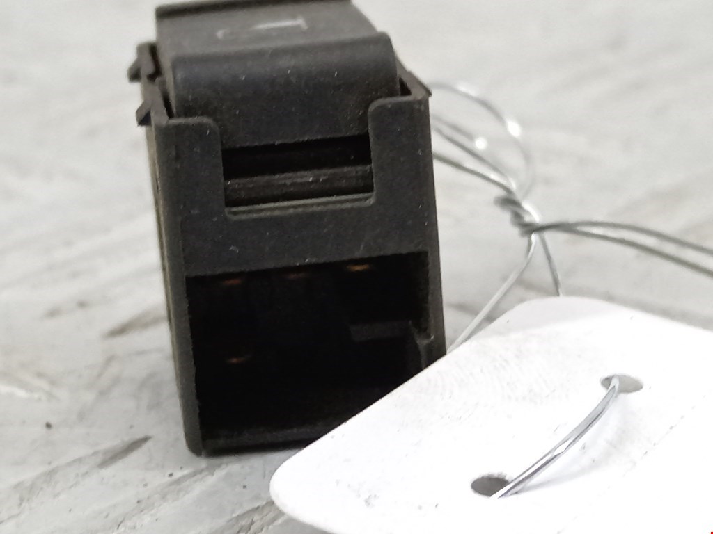 Кнопка стеклоподъемника SKODA Octavia A4 1U- 1997-2010