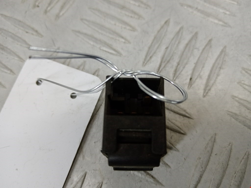 Кнопка стеклоподъемника SKODA Octavia A4 1U- 1997-2010