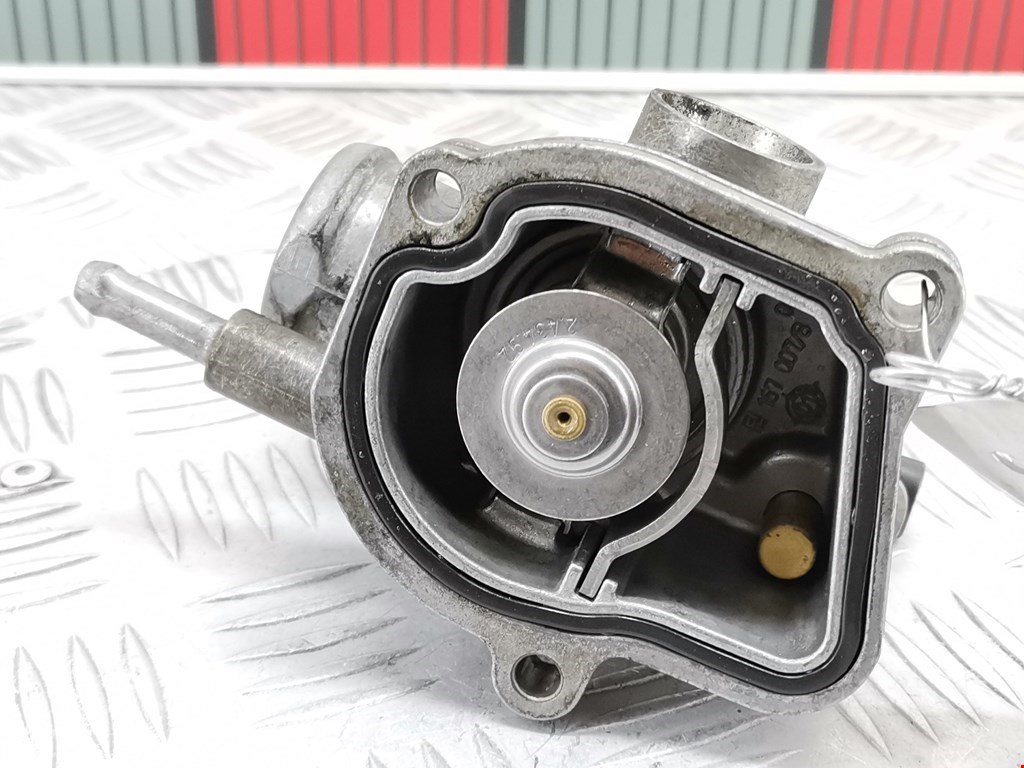 Корпус термостата MERCEDES-BENZ C-Class C-klasse W203 2000-2007