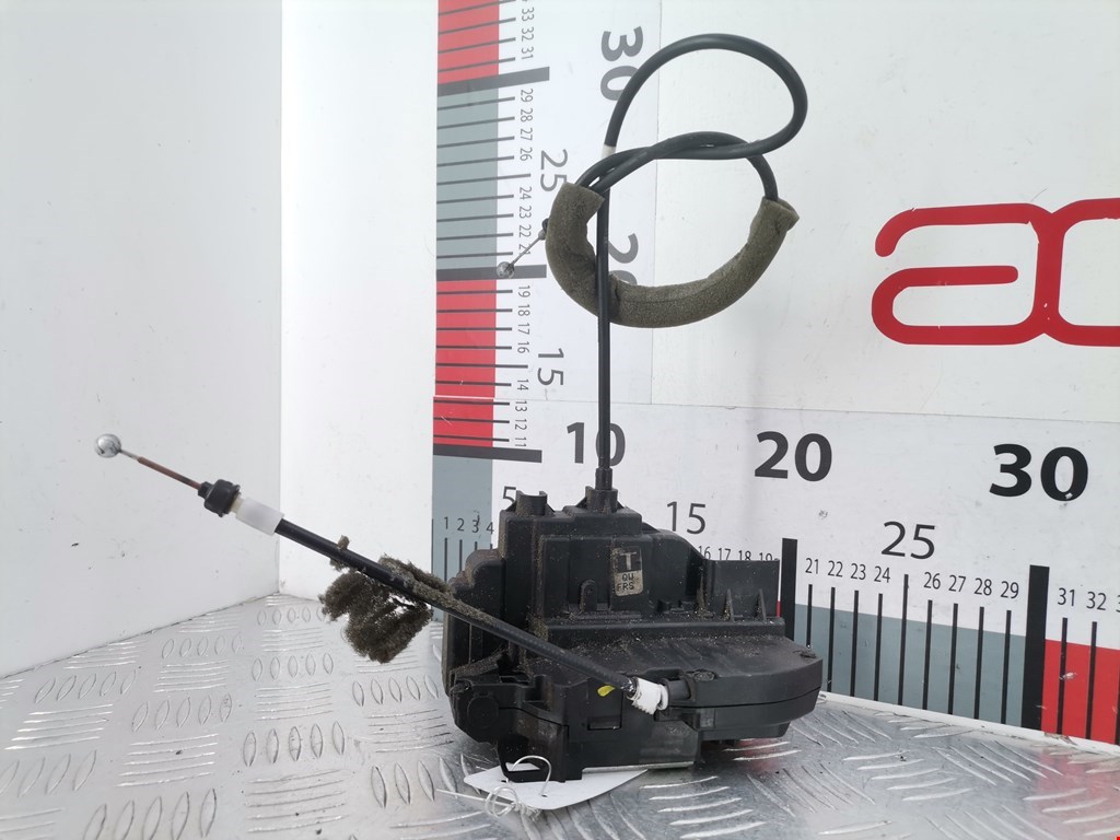 Замок двери передней правой NISSAN Navara III D40 2005-2015