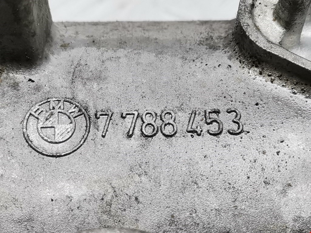 Корпус масляного фильтра BMW 5er 5 серия E60/E61 2003-2010