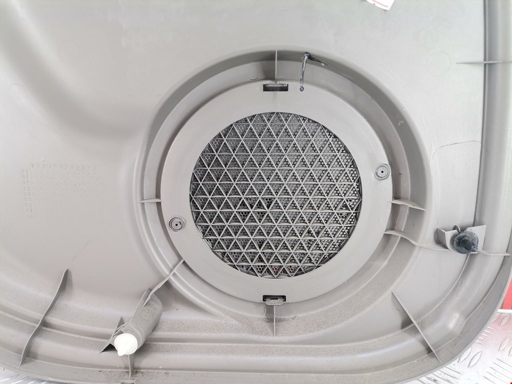 Обшивка двери задняя правая NISSAN X-Trail T30 2000-2007