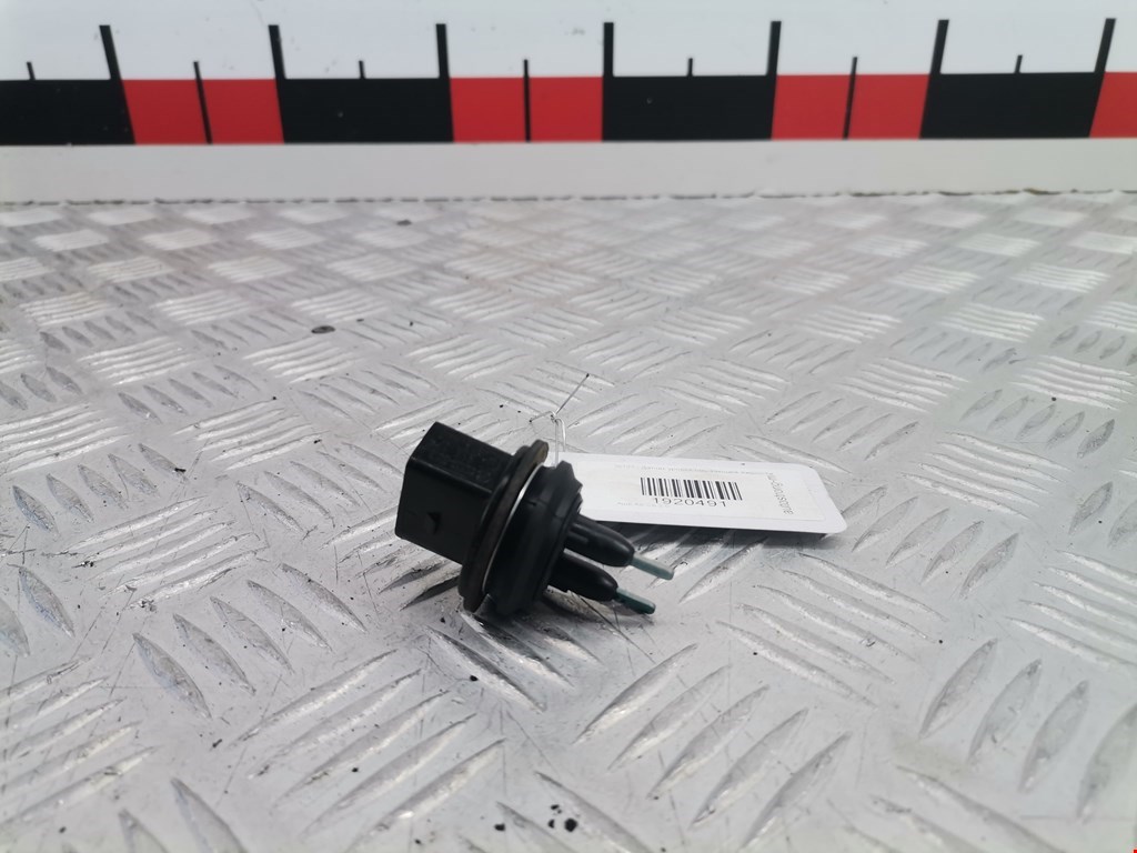 Датчик уровня в бачок омывателя AUDI A6 C6 2004-2010