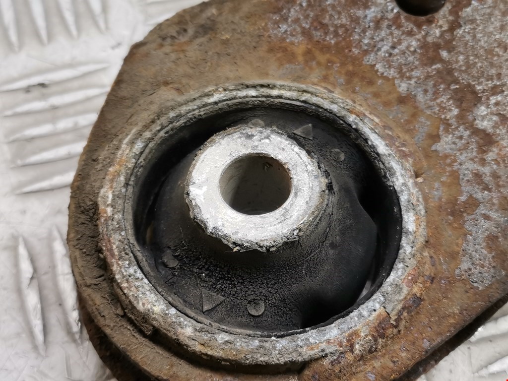 Рычаг передний левый VOLKSWAGEN Golf IV 1997-2003