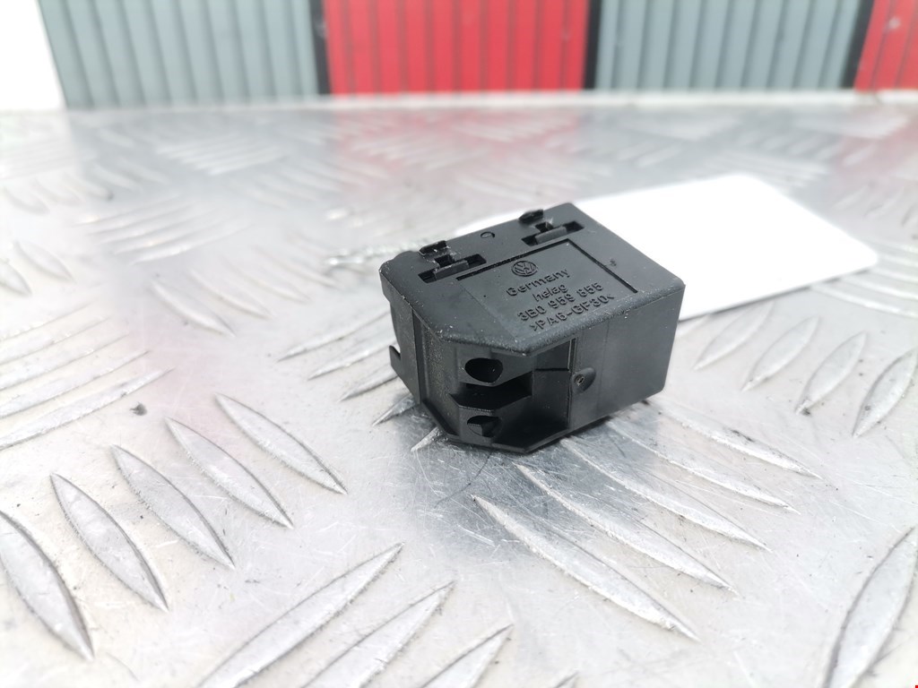 Кнопка стеклоподъемника VOLKSWAGEN Passat B5 1997-2005