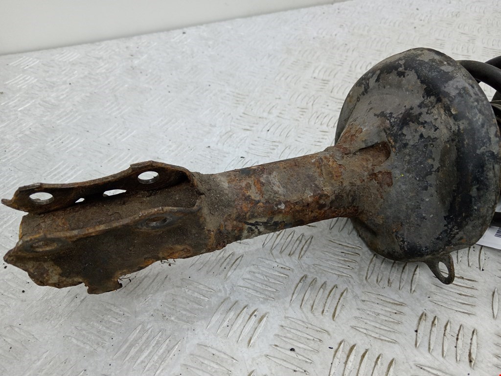 Амортизатор передний правый VOLKSWAGEN Golf III 1991-1997