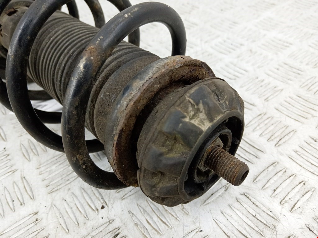 Амортизатор передний правый VOLKSWAGEN Golf III 1991-1997