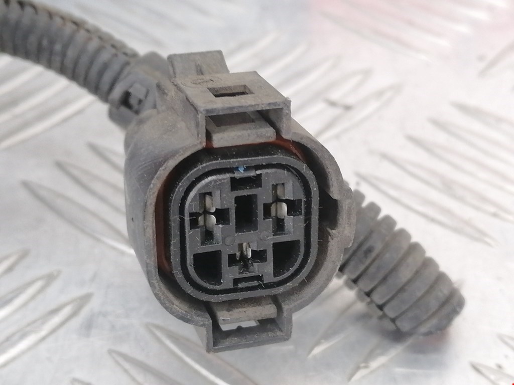 Вентилятор радиатора основного VOLKSWAGEN Polo III 1994-2001