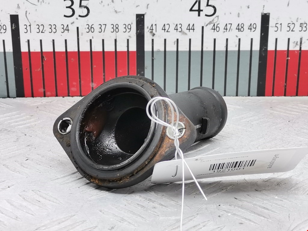 Корпус термостата VOLKSWAGEN Passat B6 2005-2011