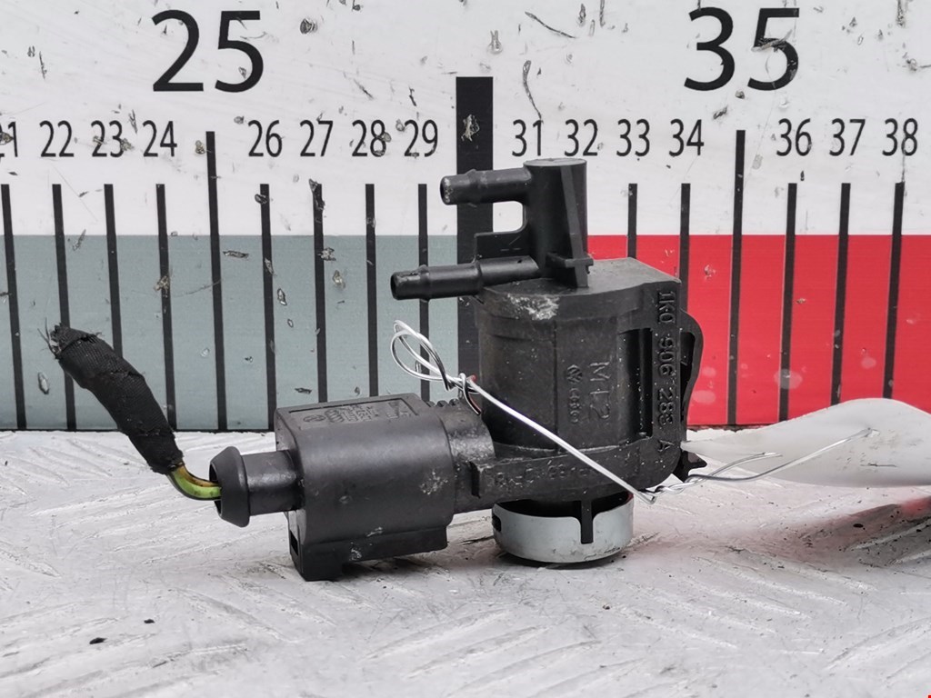 Клапан воздушного фильтра Volkswagen Passat 6 (2005-2010)