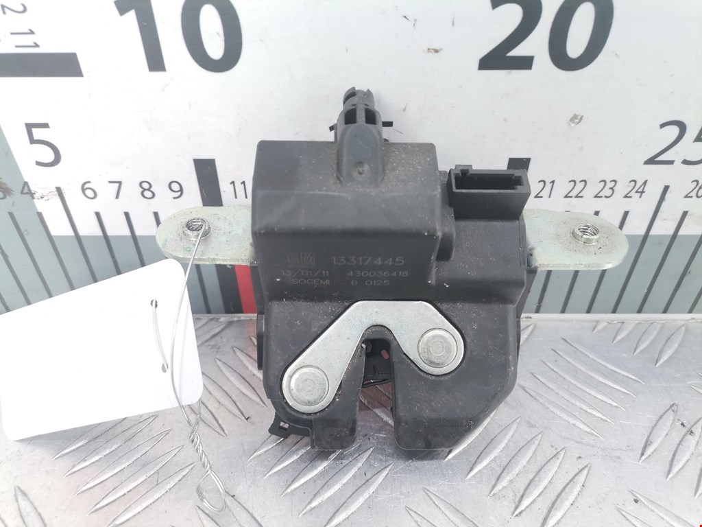 Замок багажника (крышки двери) OPEL Meriva B 2010-2018