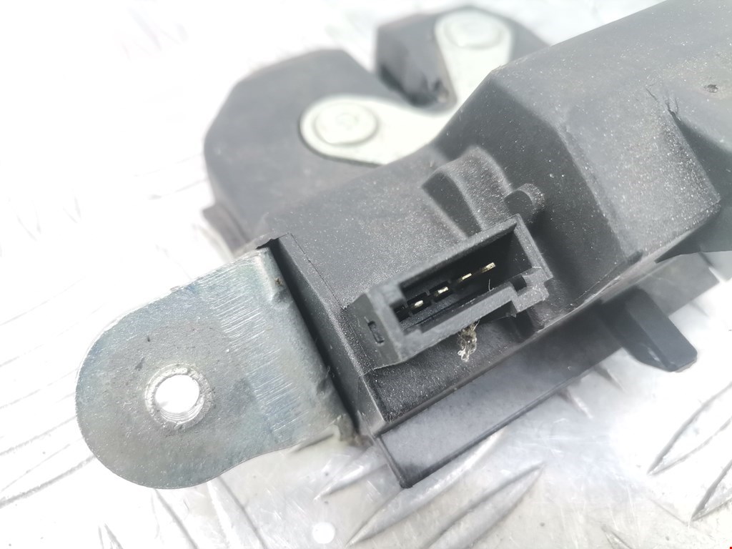 Замок багажника (крышки двери) OPEL Meriva B 2010-2018