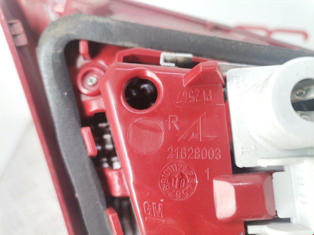 Фонарь задний внутренний правый OPEL Meriva B 2010-2018