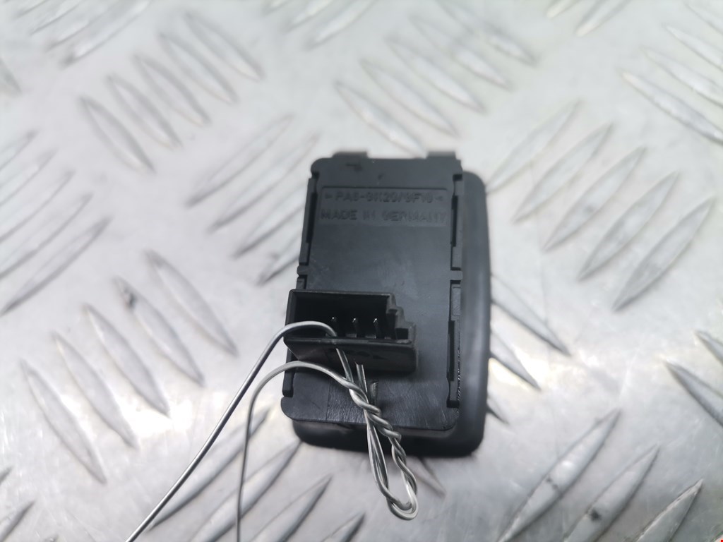 Кнопка стеклоподъемника BMW 3er E90/E91 2005-2012