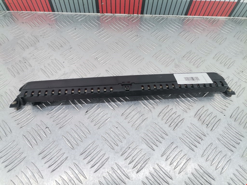 Фонарь дополнительный тормозной (стоп-сигнал) Volkswagen Passat 5 GP (2000-2005)