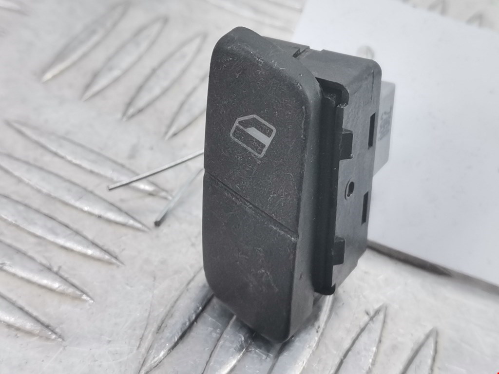 Кнопка стеклоподъемника Volkswagen Polo 4 (2001-2009)