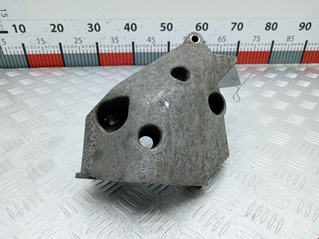 Кронштейн (крепление лапа) двигателя Volkswagen Polo 4 (2001-2009)