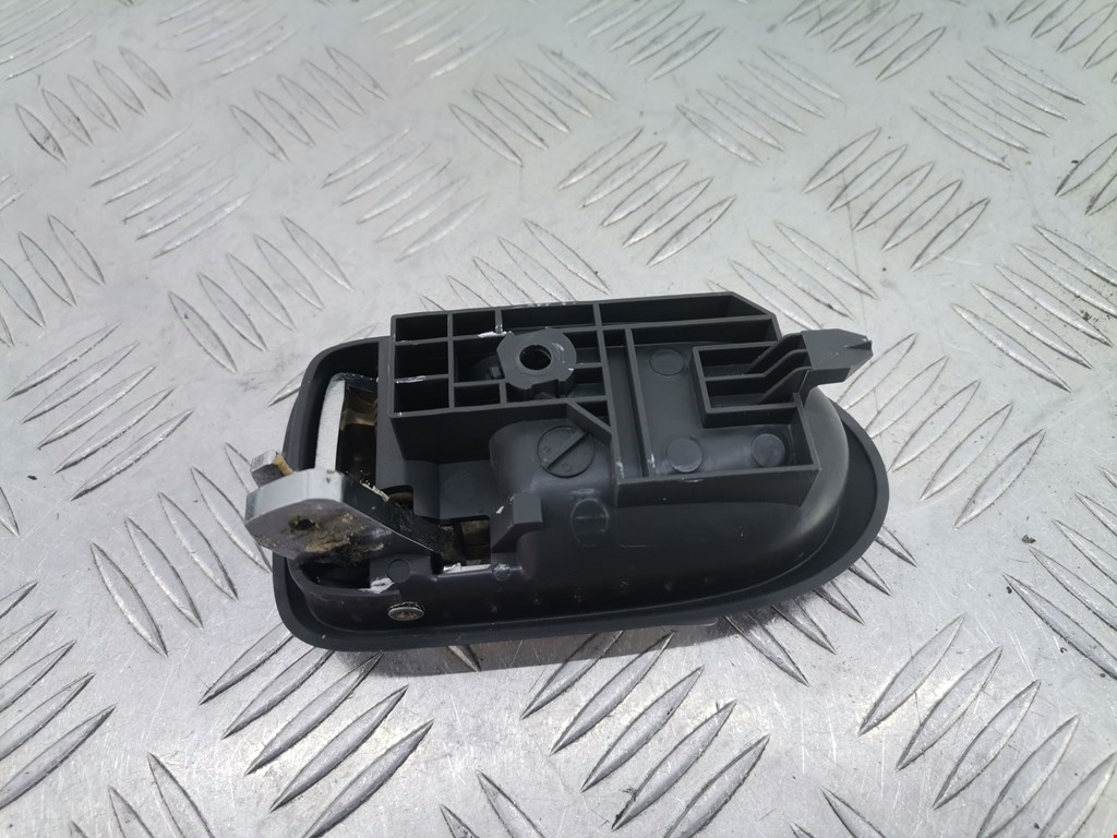 Ручка дверная задняя внутренняя правая MAZDA Premacy CP 1999-2004