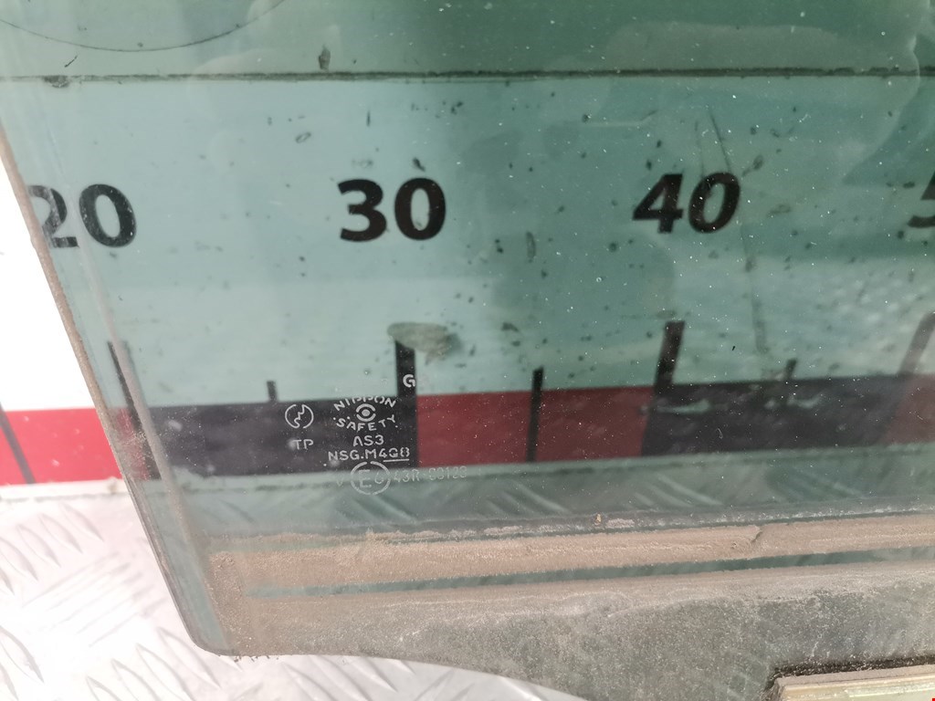 Стекло двери заднее правое MAZDA Premacy CP 1999-2004