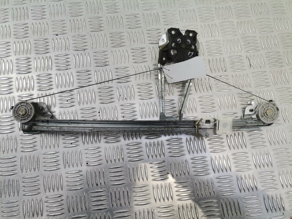 Стеклоподъемник задний левый MERCEDES-BENZ C-Class C-klasse W202 1993-2000