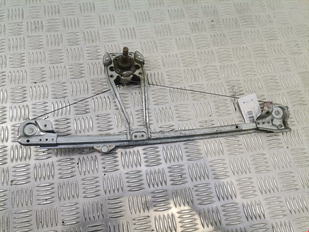 Стеклоподъемник задний левый MERCEDES-BENZ C-Class C-klasse W202 1993-2000