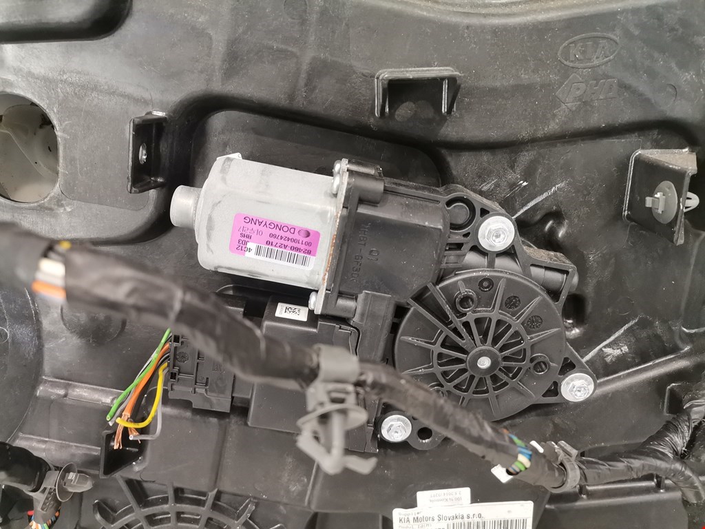 Стеклоподъемник передний правый KIA Cee'd II 2012-2018