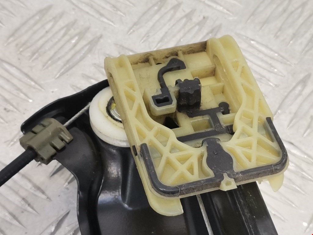 Стеклоподъемник передний правый OPEL Astra K 2015-2021