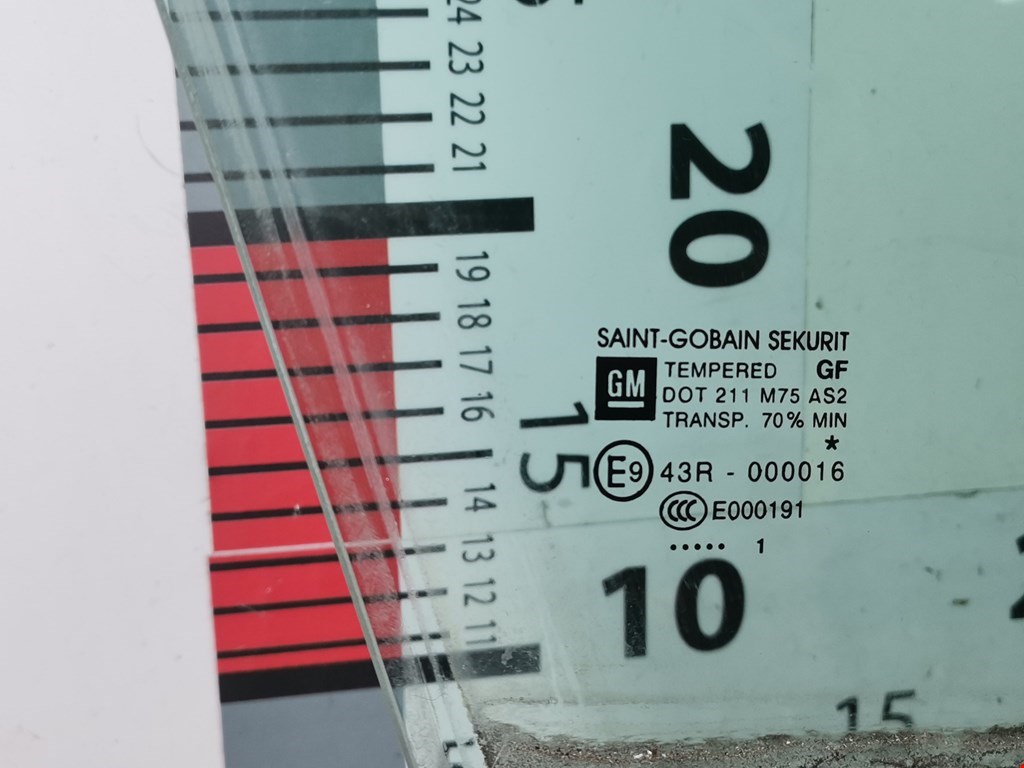 Стекло двери переднее правое OPEL Meriva B 2010-2018