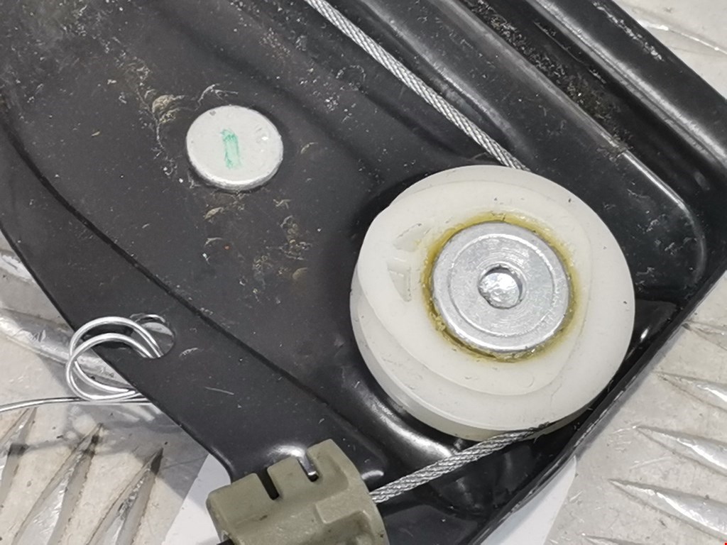 Стеклоподъемник передний правый OPEL Astra K 2015-2021