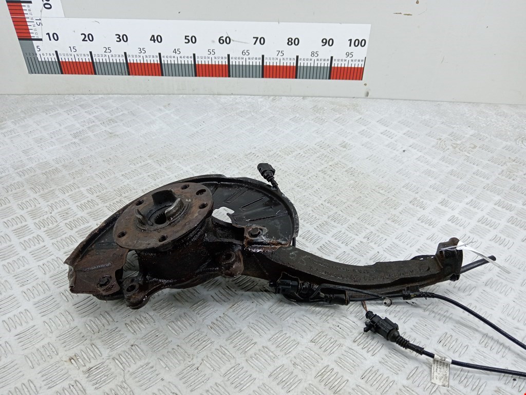 Ступица передняя правая VOLKSWAGEN Touareg 2010-2018