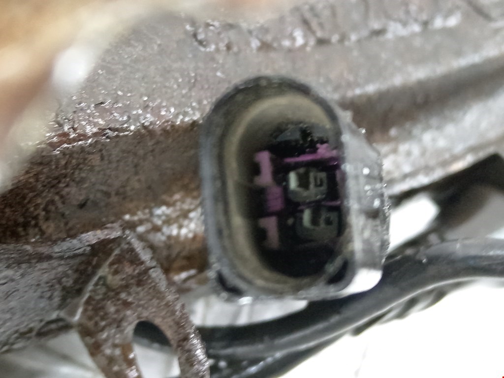 Ступица передняя правая VOLKSWAGEN Touareg 2010-2018