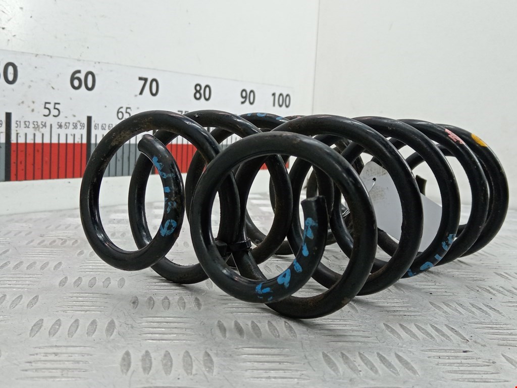 Пружина задняя левая/правая MAZDA CX-3 2015-н.в.