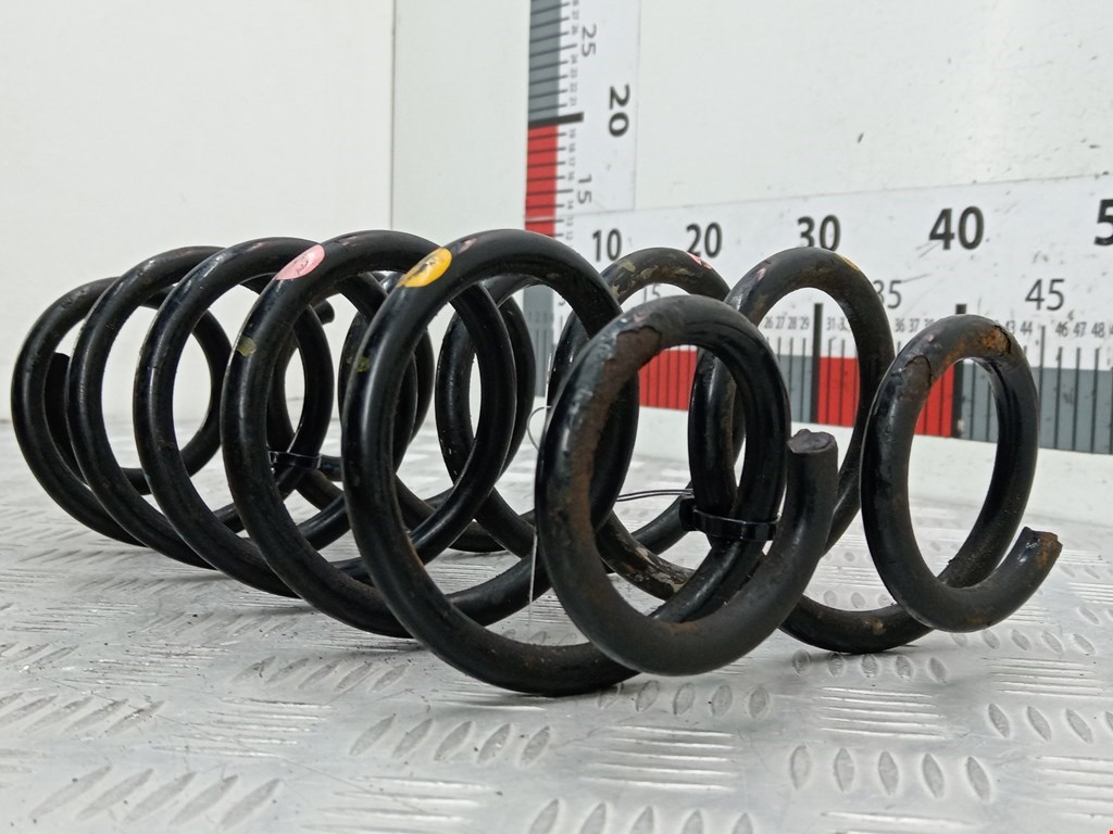 Пружина задняя левая/правая MAZDA CX-3 2015-н.в.