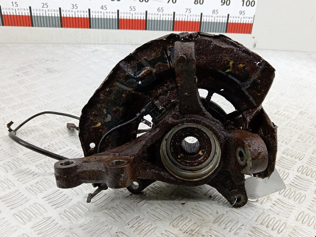 Ступица передняя правая TOYOTA Avensis 2003-2008