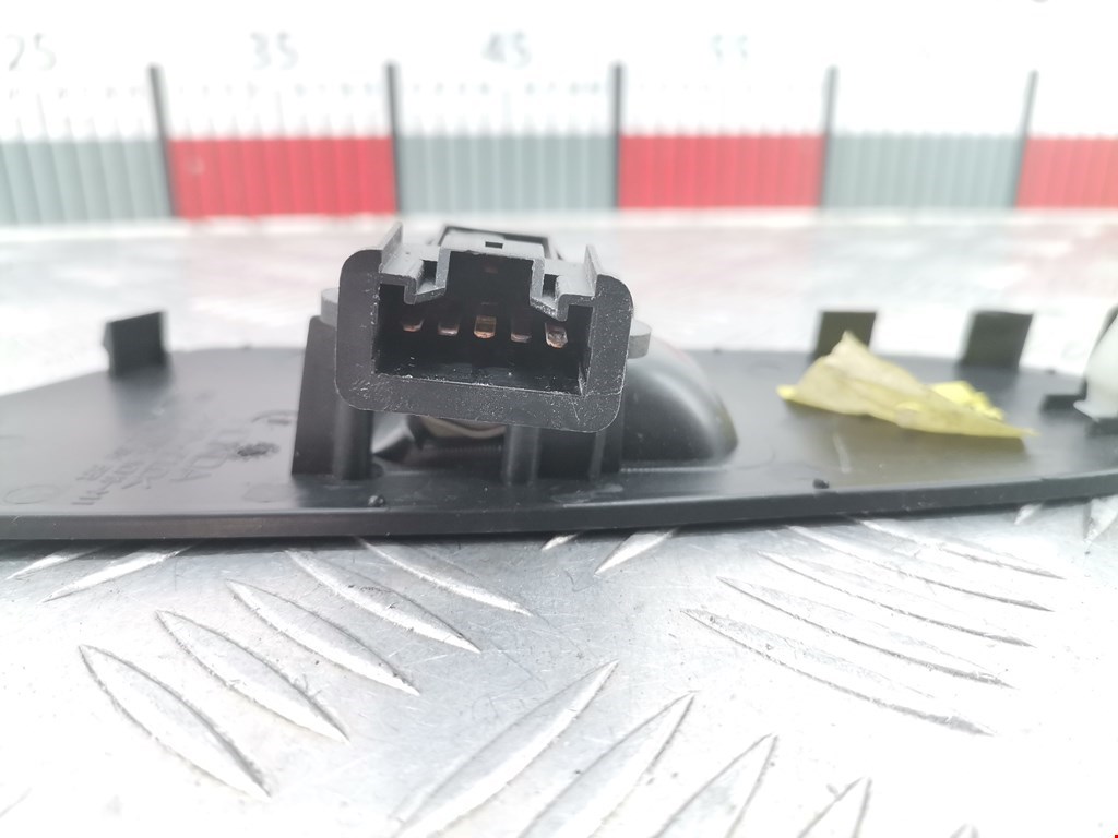 Кнопка стеклоподъемника HONDA CR-V II 2002-2007