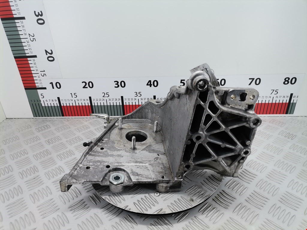 Кронштейн ТНВД OPEL Zafira B 2005-2012