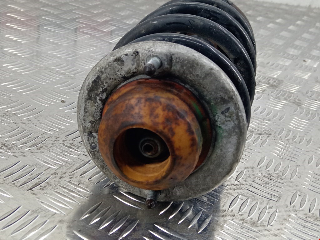 Амортизатор передний левый VOLKSWAGEN Passat B5 1997-2005