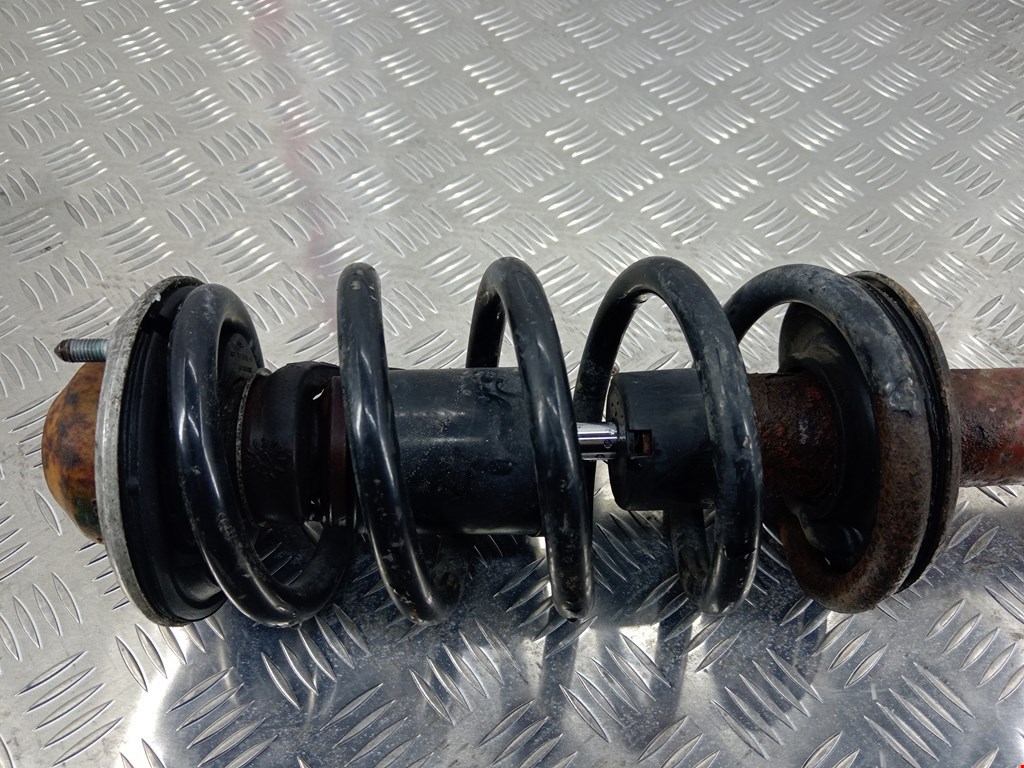 Амортизатор передний левый VOLKSWAGEN Passat B5 1997-2005