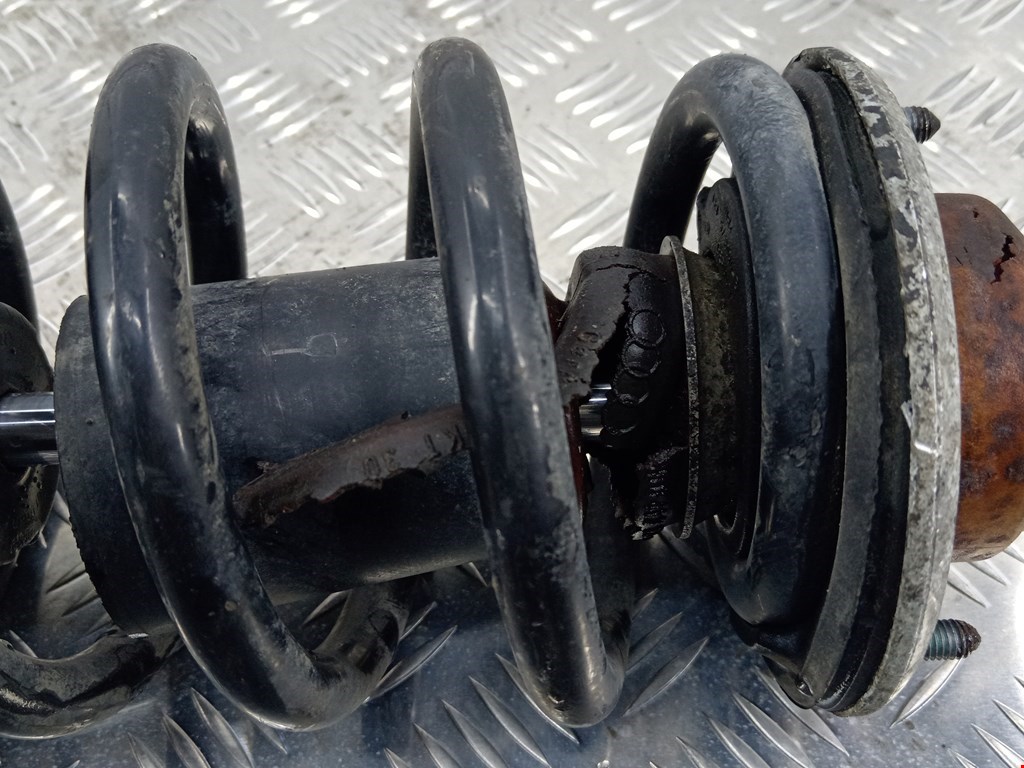 Амортизатор передний левый VOLKSWAGEN Passat B5 1997-2005