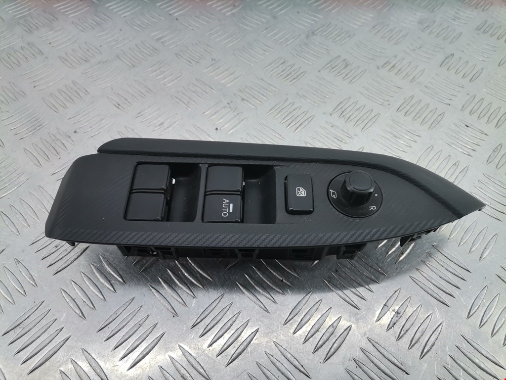Блок управления стеклоподъемниками MAZDA CX-3 2015-н.в.