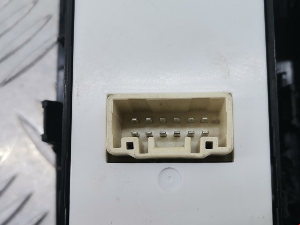 Блок управления стеклоподъемниками MAZDA CX-3 2015-н.в.