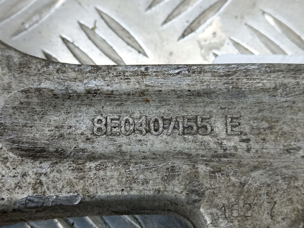 Рычаг передний правый AUDI A4 B6 2001-2005